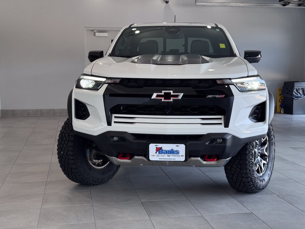 Certified 2025 Chevrolet Colorado ZR2 w/ Technology Package AWD/4WD image 3