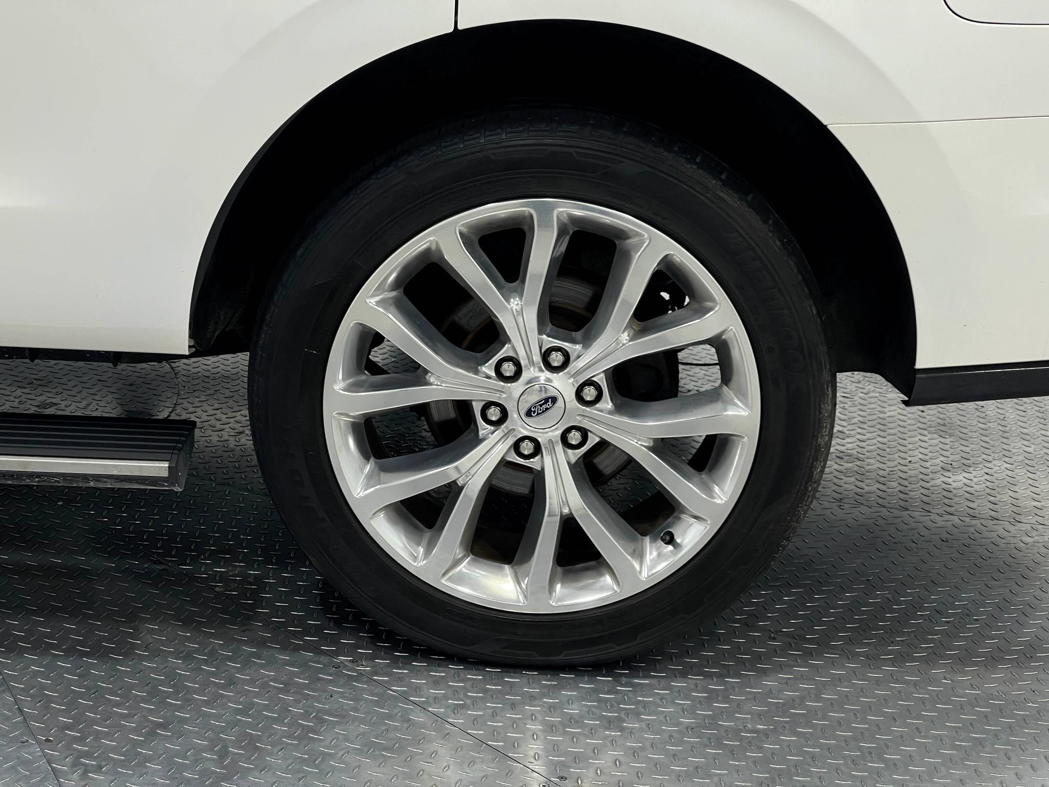 Used 2019 Ford Expedition Limited w/ Equipment Group 302A AWD/4WD image 36