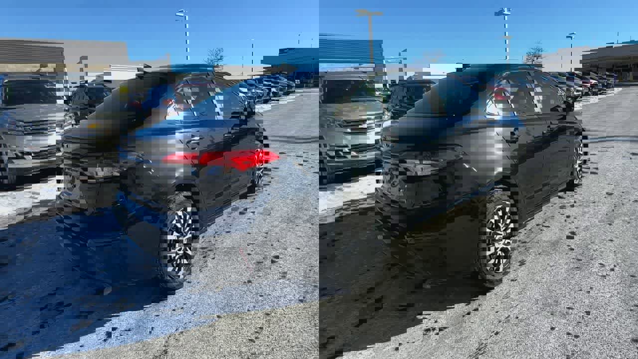 Used 2022 Toyota Corolla LE image 8