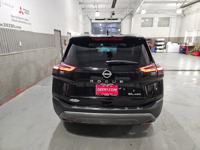Certified 2023 Nissan Rogue SL w/ SL Premium Package AWD/4WD image 4