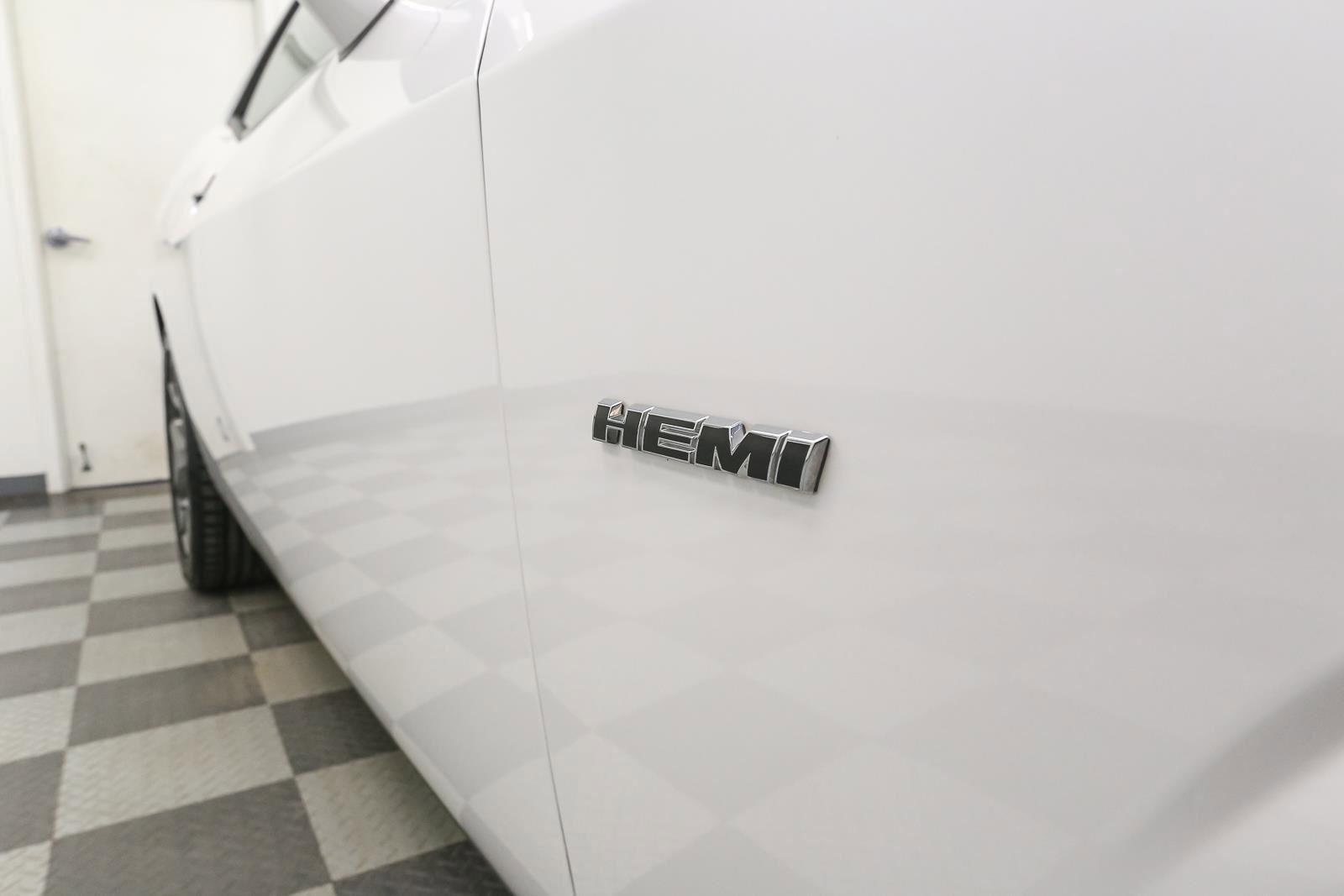 Used 2015 Dodge Challenger R/T Plus image 9