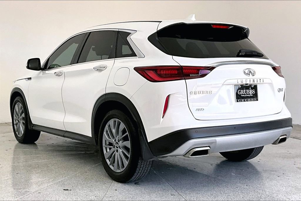 Certified 2025 INFINITI QX50 Pure image 16