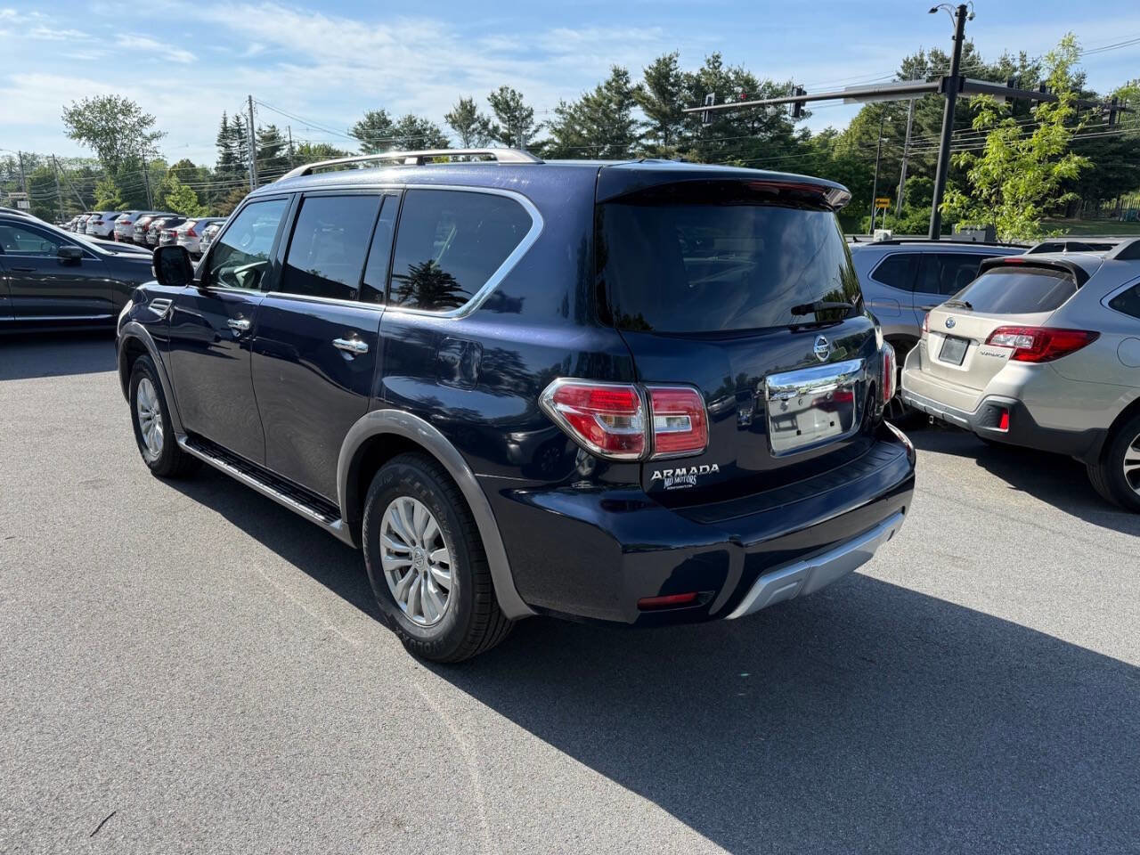 Used 2017 Nissan Armada SV AWD/4WD image 9