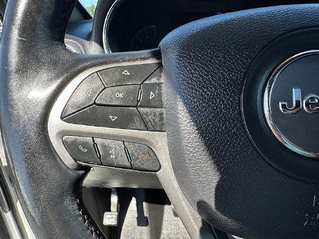 Used 2021 Jeep Grand Cherokee Laredo X AWD/4WD image 26