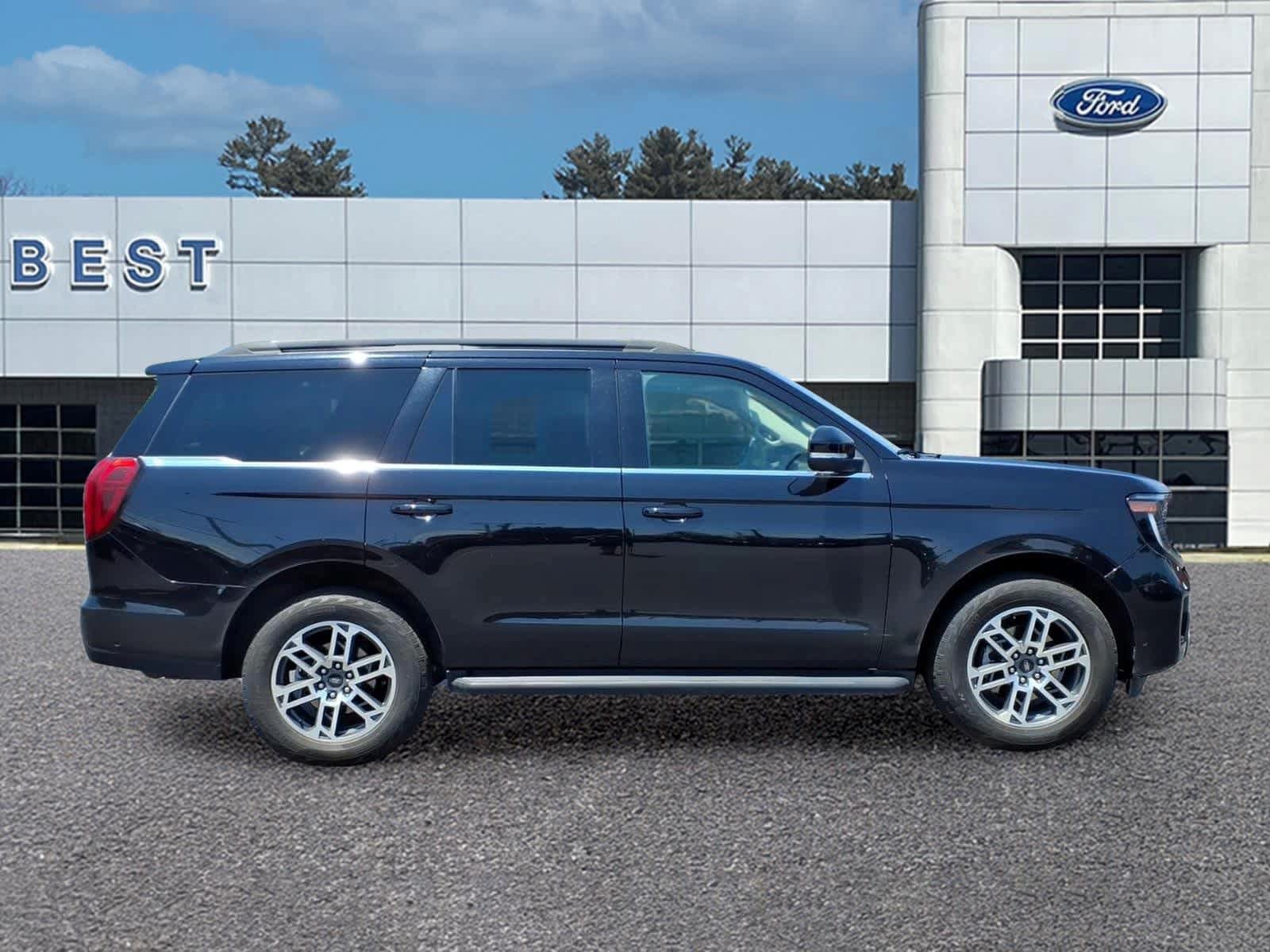 Used 2025 Ford Expedition Active AWD/4WD image 9