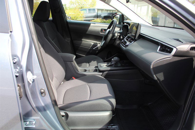 Used 2026 Toyota Corolla Cross LE FWD image 23