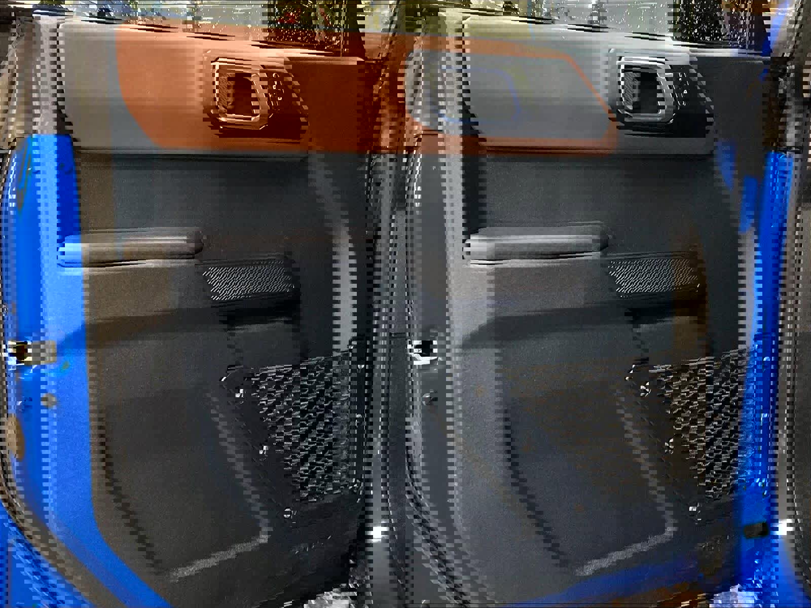 Used 2024 Ford Bronco Outer Banks image 9