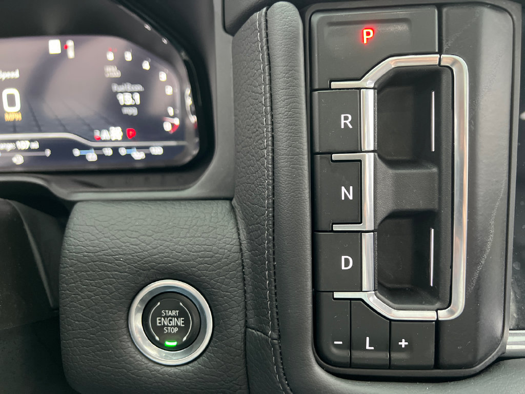 Used 2022 GMC Yukon XL Denali w/ Denali Ultimate Package AWD/4WD image 32