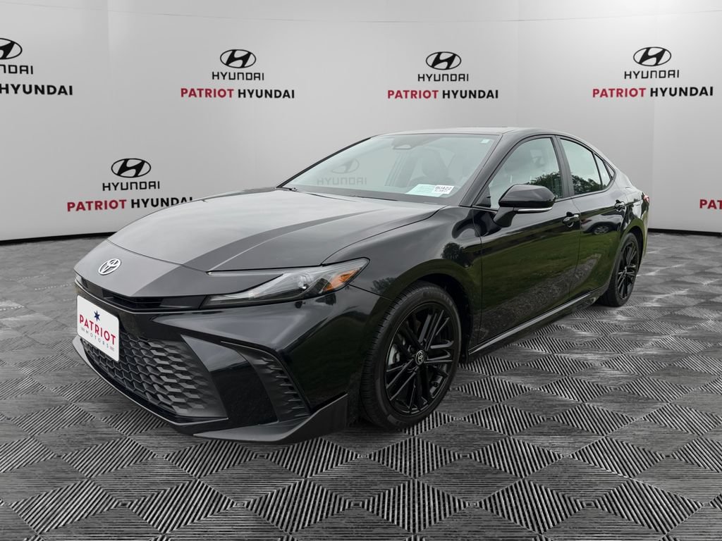 Used 2025 Toyota Camry SE FWD image 7