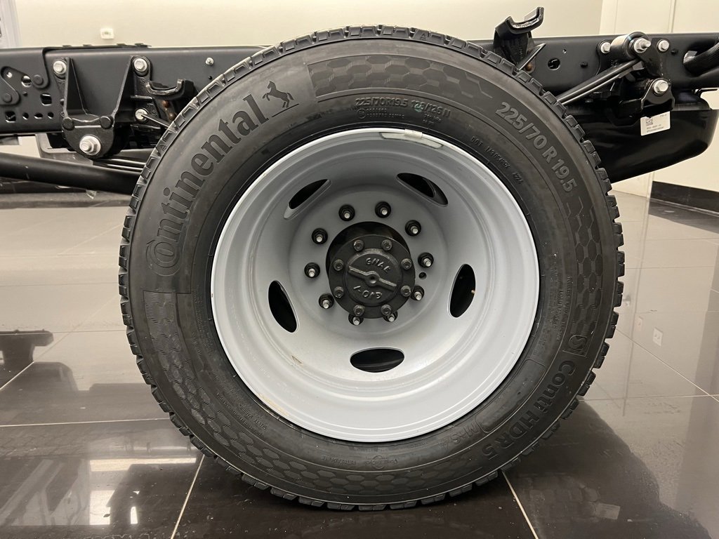 New 2024 Ford F550 4x4 Regular Cab Super Duty image 7