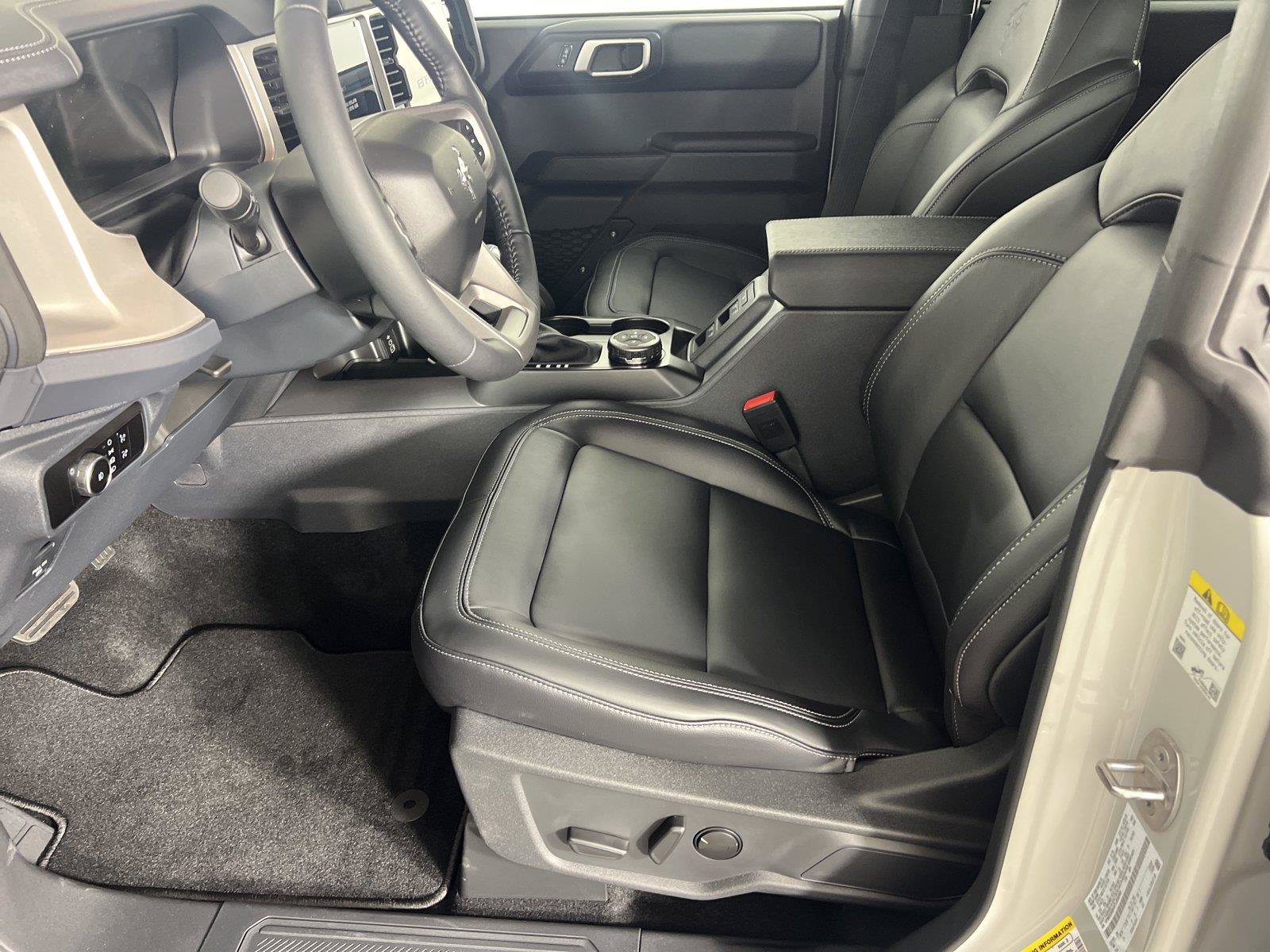 New 2026 Ford Bronco Outer Banks w/ Sasquatch Package AWD/4WD image 8