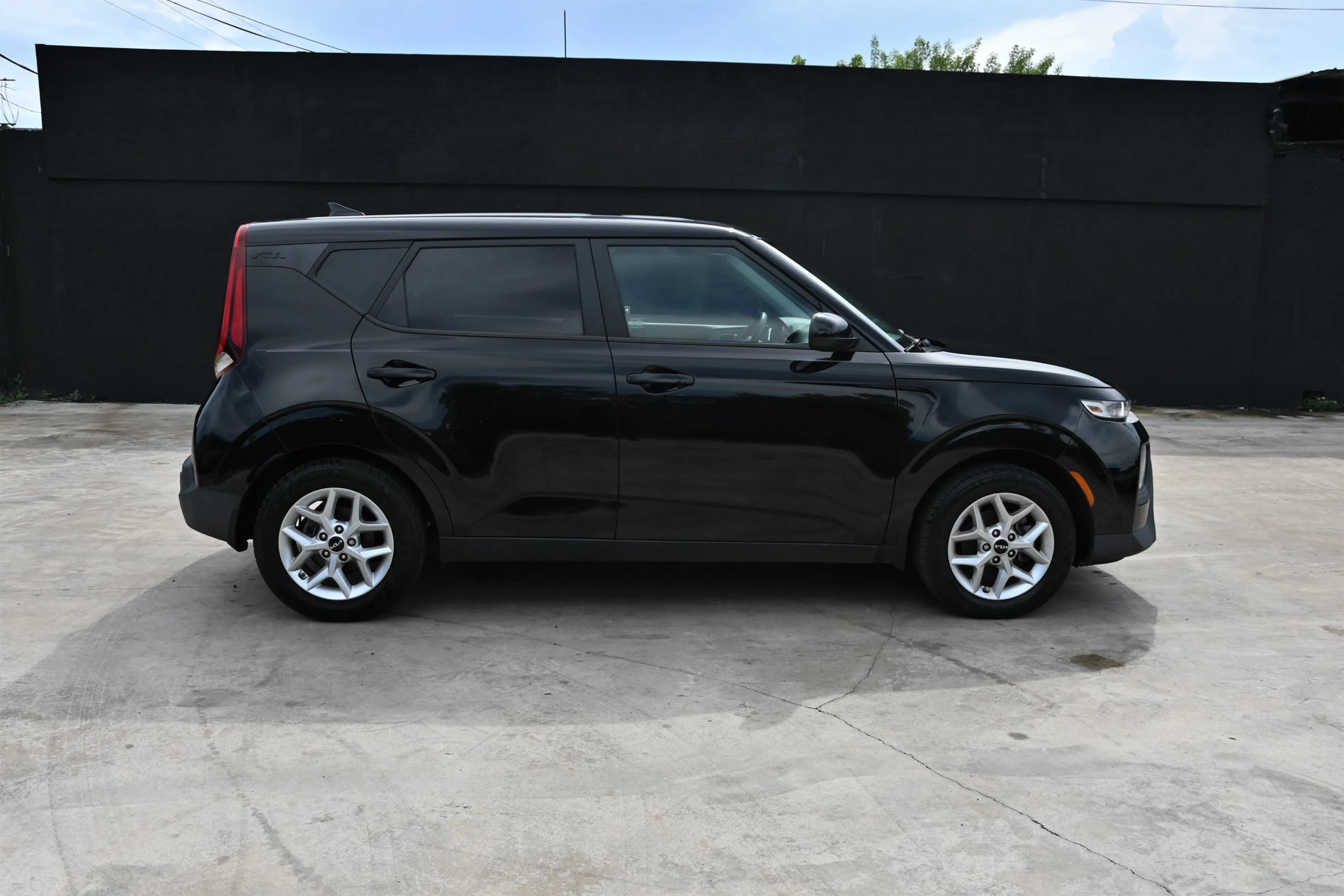 Used 2022 Kia Soul LX w/ Technology Package FWD image 8