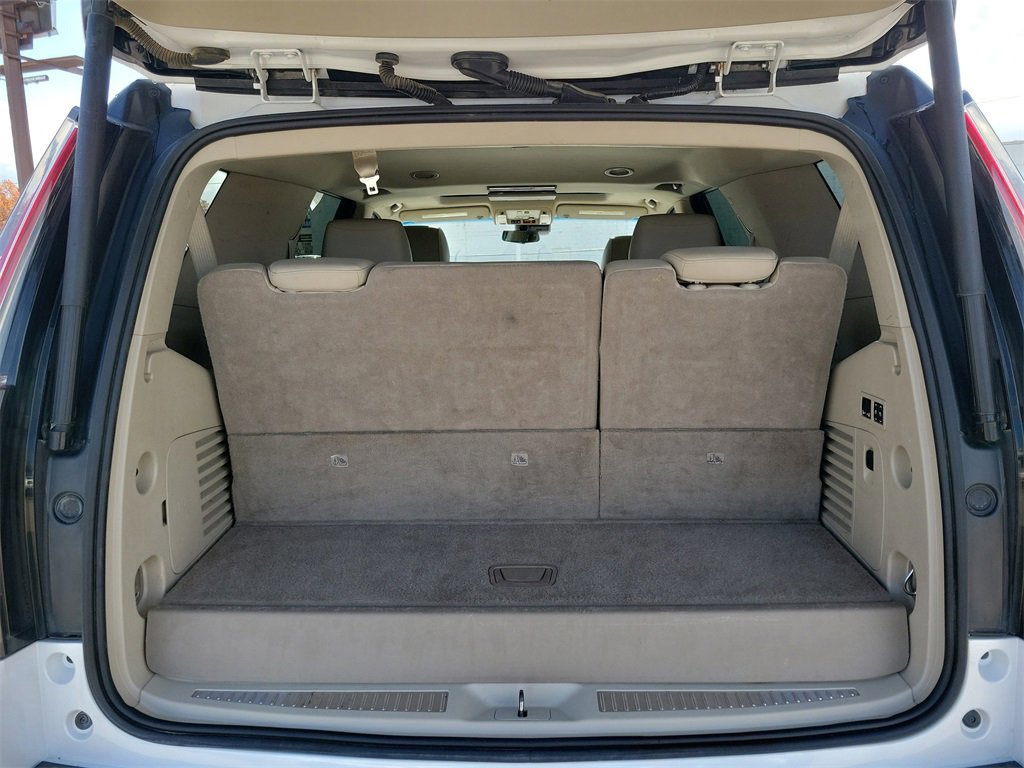 Used 2019 Cadillac Escalade Luxury image 6