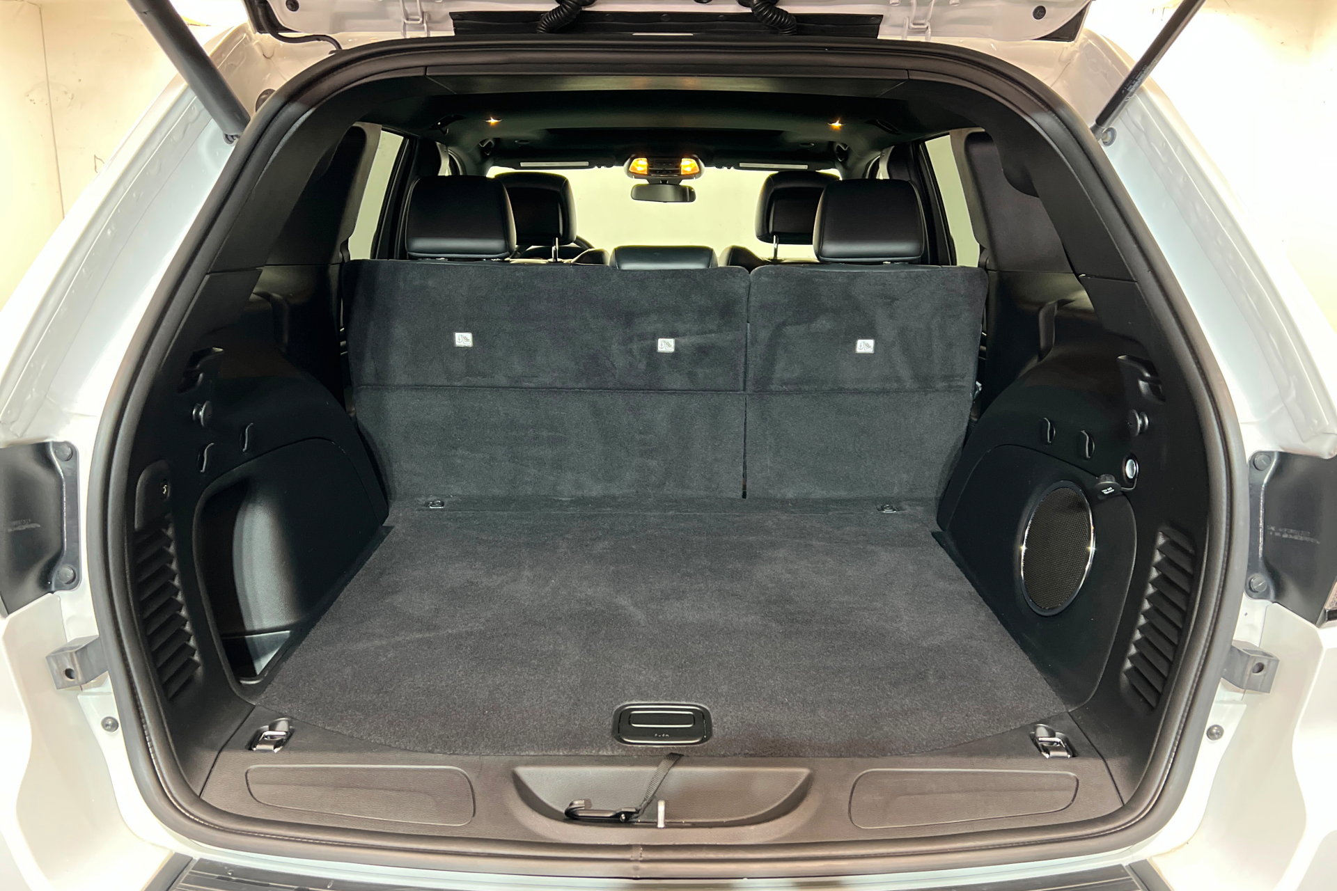 Used 2021 Jeep Grand Cherokee Laredo X image 22