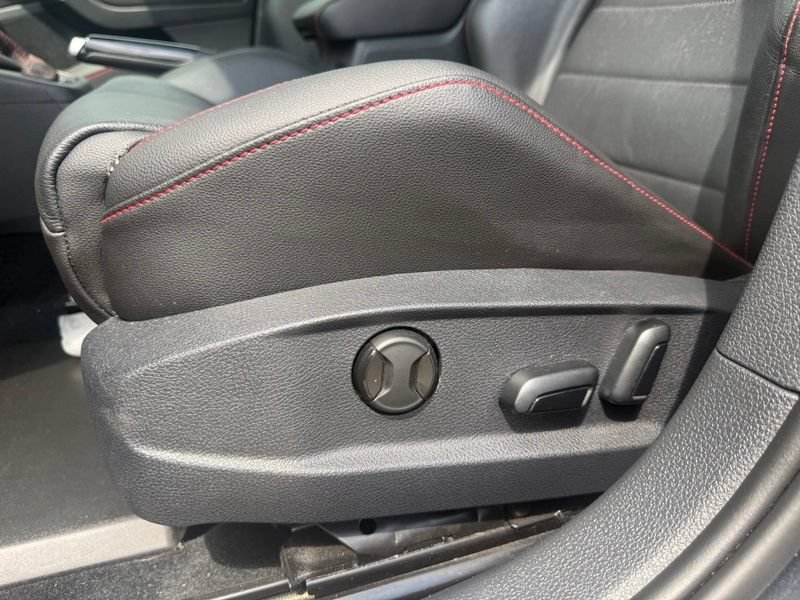 Used 2017 Volkswagen GTI Autobahn FWD image 4