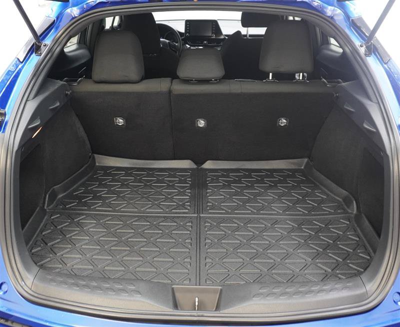 Used 2019 Toyota C-HR LE FWD image 32