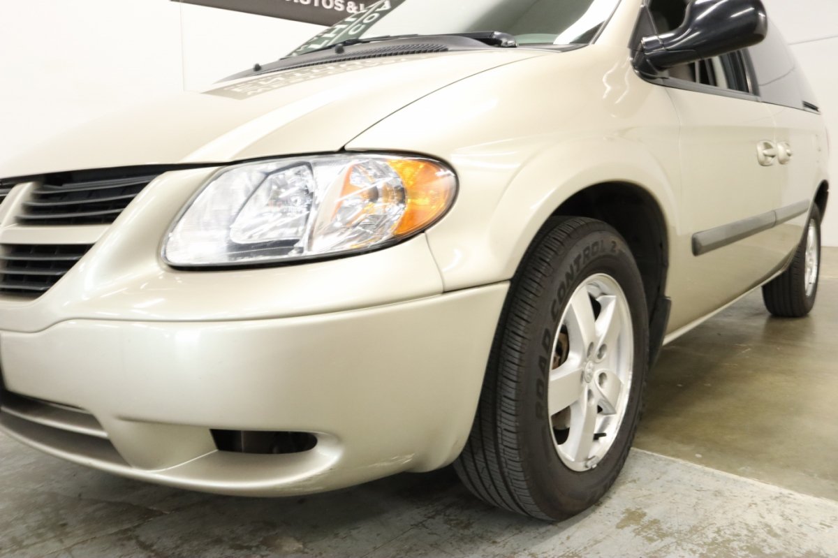Used 2007 Dodge Caravan SXT w/ Popular Equipment Group I FWD image 34
