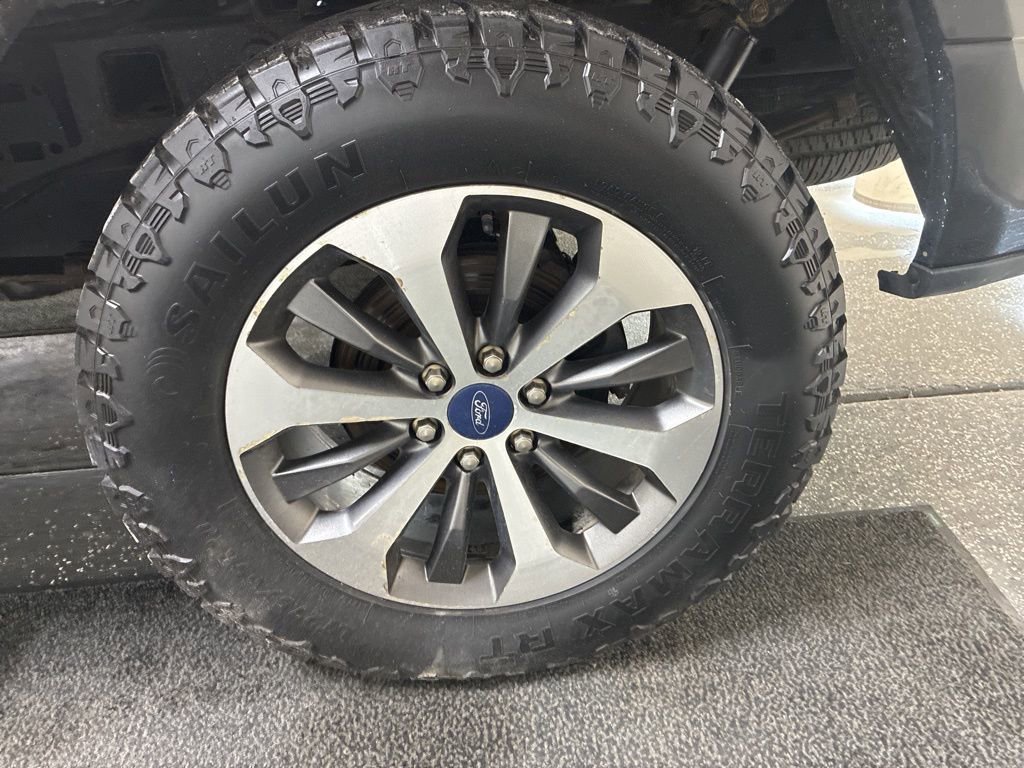 Used 2015 Ford F150 XLT image 9
