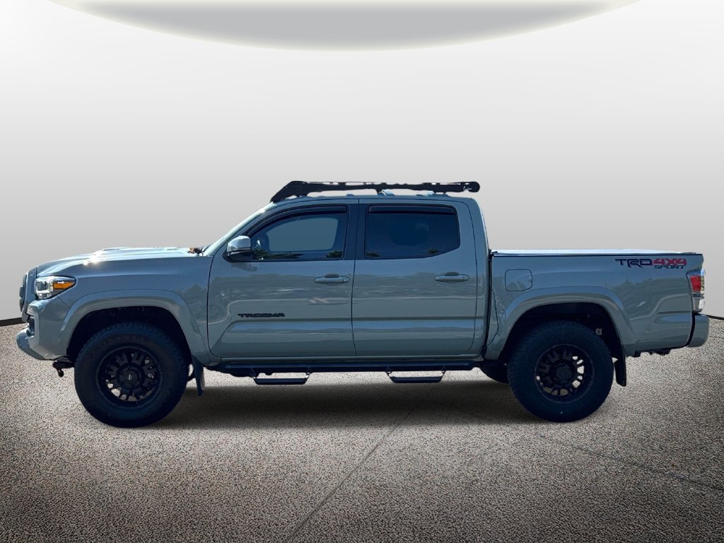 Used 2022 Toyota Tacoma TRD Sport AWD/4WD image 3