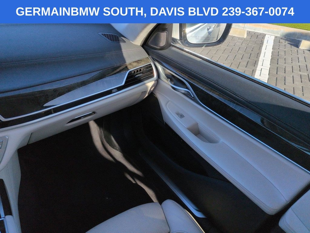 Used 2022 BMW 750i xDrive w/ Luxury Rear Seating Package AWD/4WD image 19
