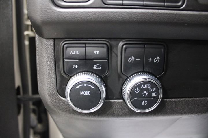 Used 2022 GMC Yukon SLT w/ SLT Premium Package image 41