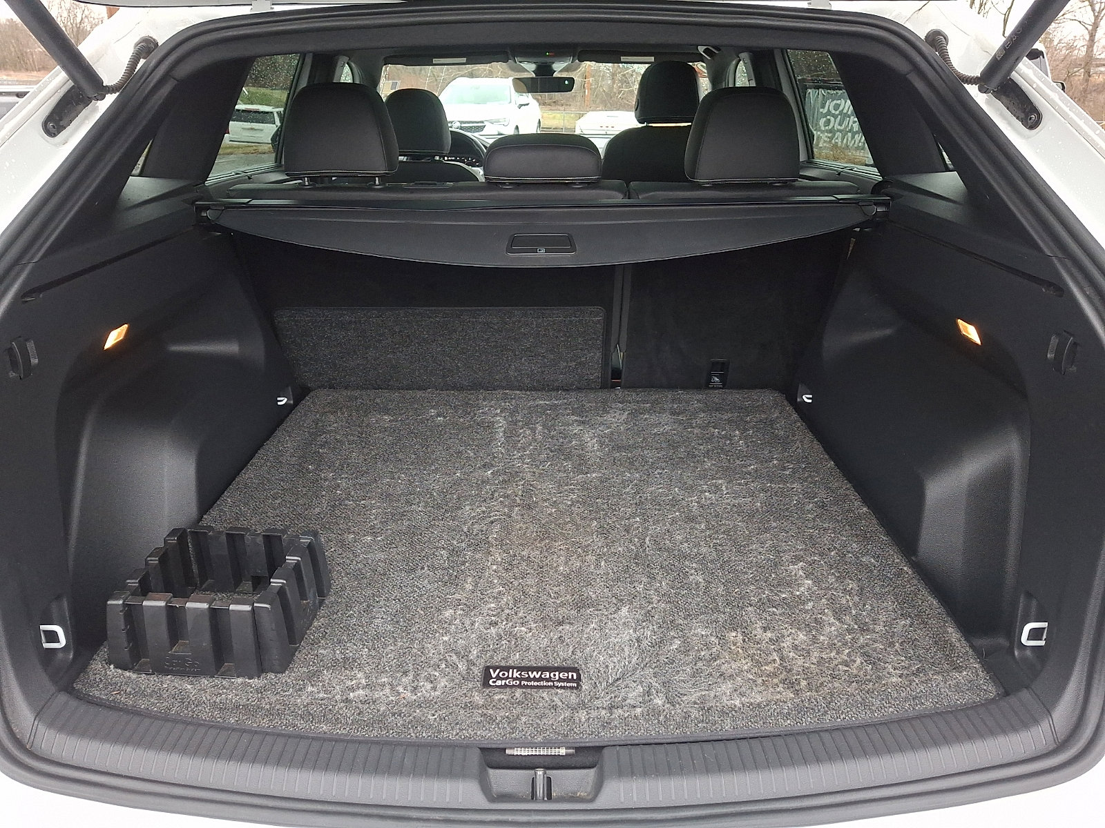 Used 2023 Volkswagen Atlas Cross Sport SEL Premium R-Line image 31