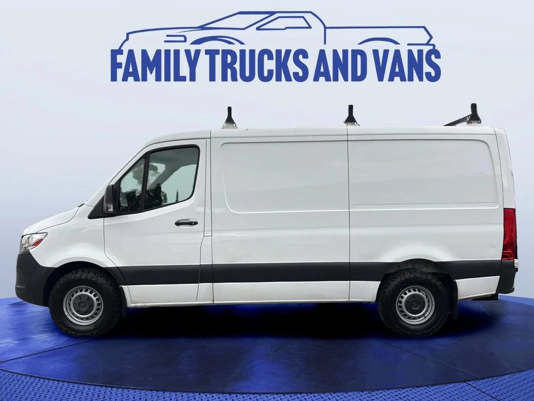 Used 2021 Mercedes-Benz Sprinter 2500 image 2