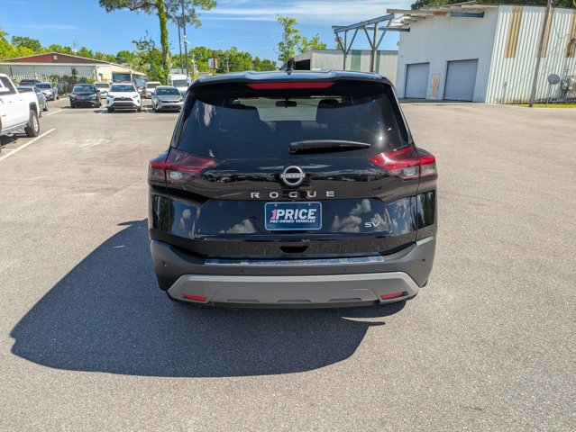 Used 2023 Nissan Rogue SV image 6