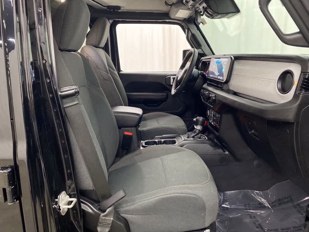 Used 2024 Jeep Wrangler Unlimited Sport AWD/4WD image 18