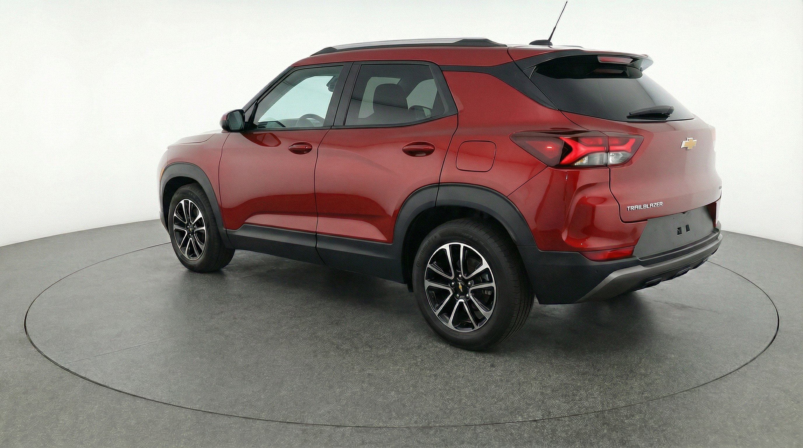 Used 2025 Chevrolet TrailBlazer LT image 6