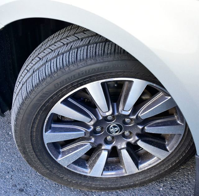 Used 2020 Toyota Sienna XLE w/ XLE Navigation Package image 34