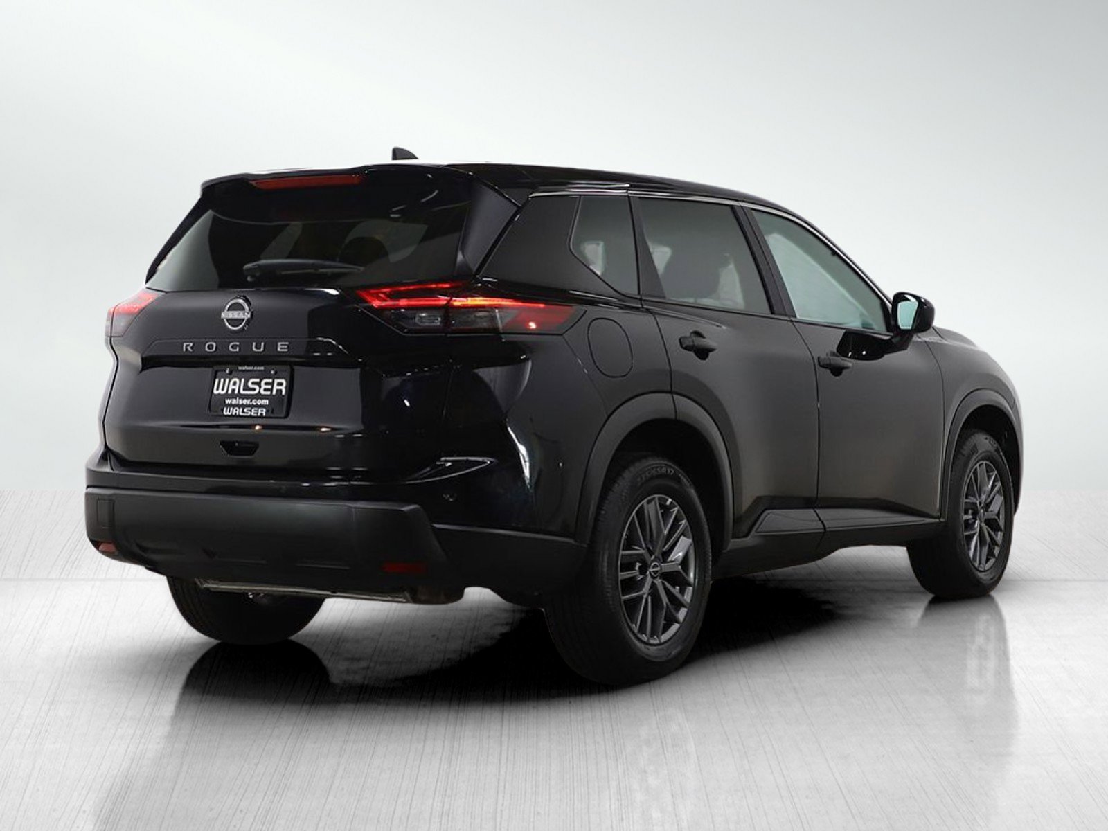 Used 2024 Nissan Rogue S image 5