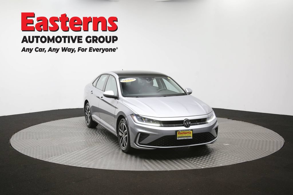 Used 2025 Volkswagen Jetta SE FWD image 49