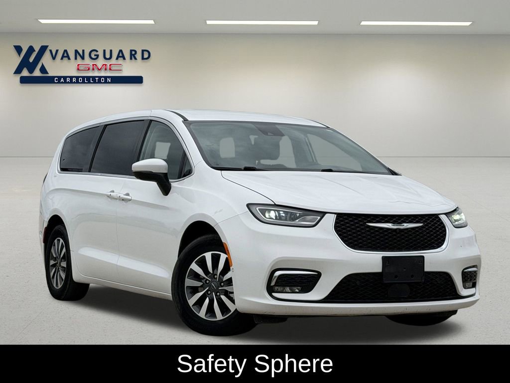 Used 2023 Chrysler Pacifica Touring-L FWD image 2