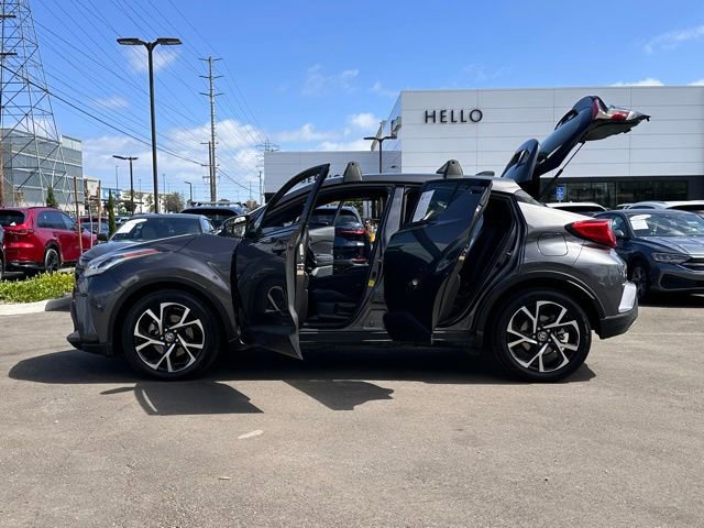 Used 2020 Toyota C-HR XLE FWD image 28