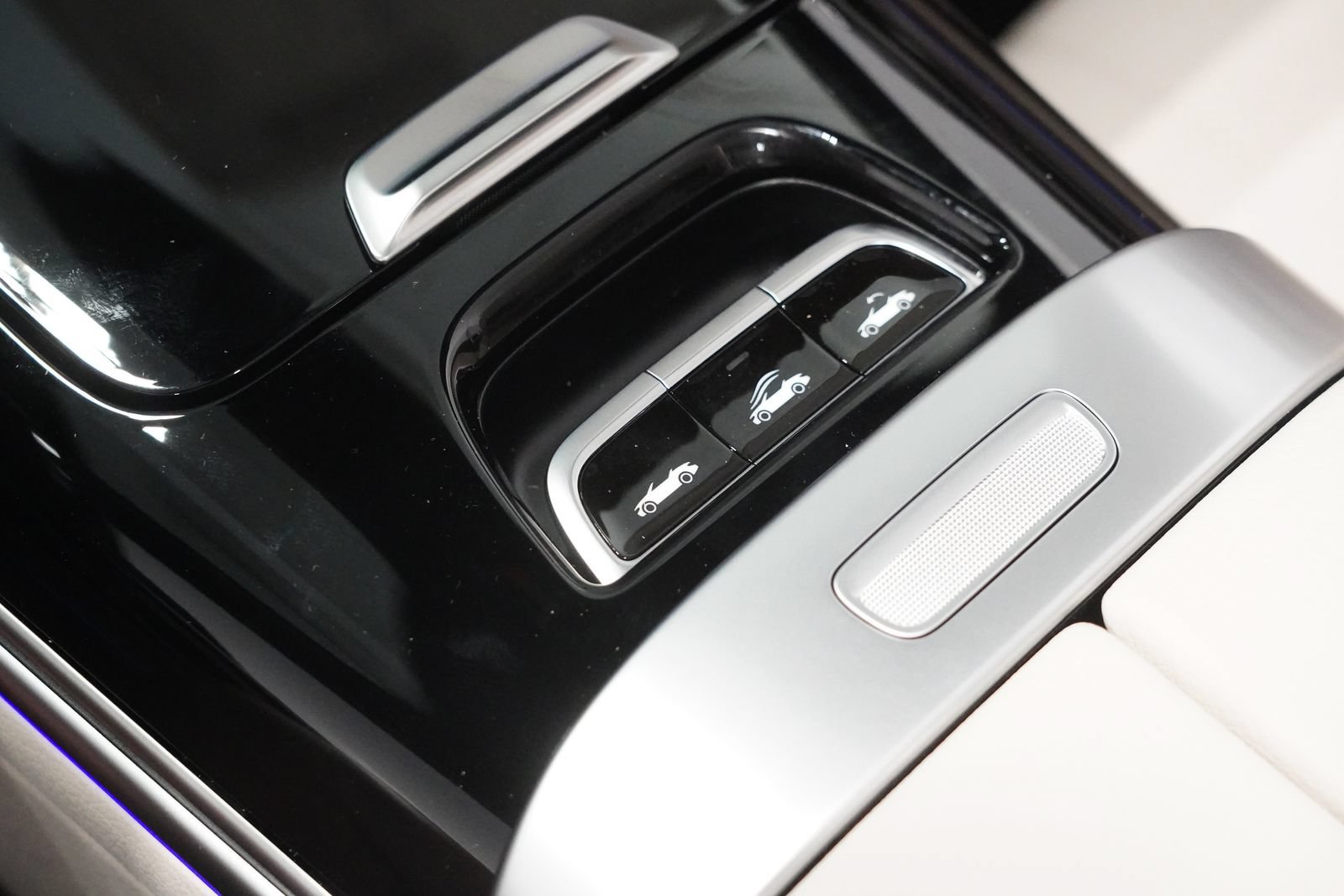 New 2027 Mercedes-Benz CLE 450 4MATIC Cabriolet image 32
