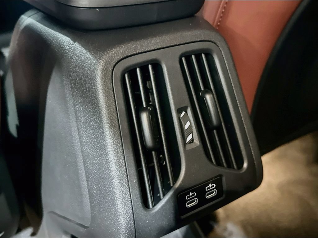New 2026 BMW X2 xDrive28i w/ Technology Package AWD/4WD image 27