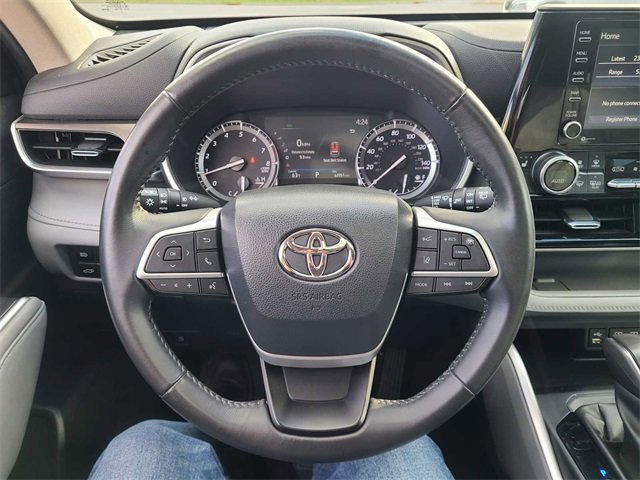 Used 2022 Toyota Highlander XLE image 27