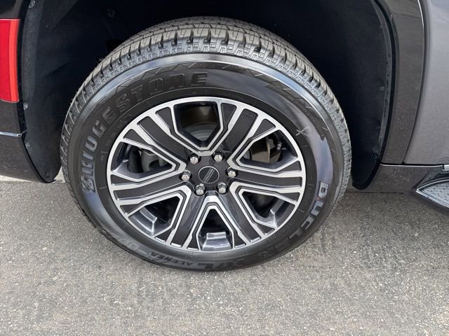 Certified 2024 Jeep Wagoneer 4WD w/ HD Trailer Tow Package image 36