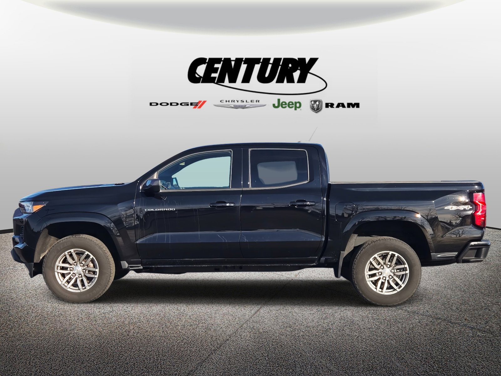 Used 2023 Chevrolet Colorado LT w/ LT Convenience Package II image 7
