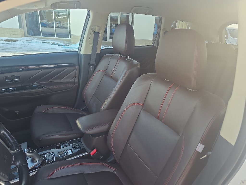 Used 2018 Mitsubishi Outlander SEL image 13