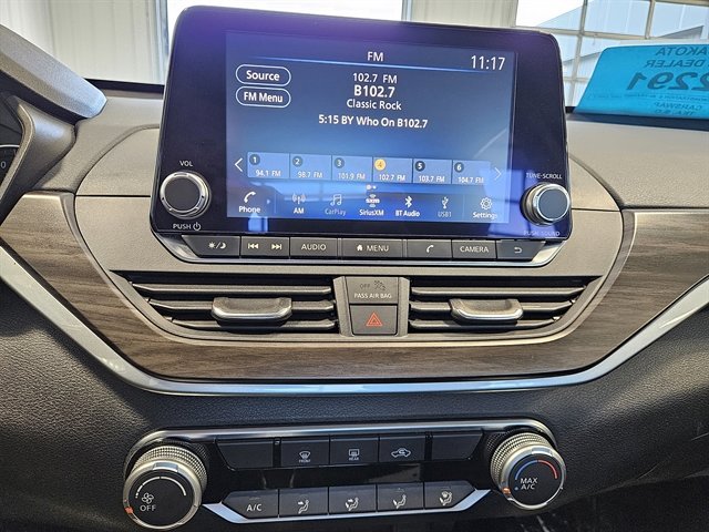Used 2024 Nissan Altima 2.5 SV image 31
