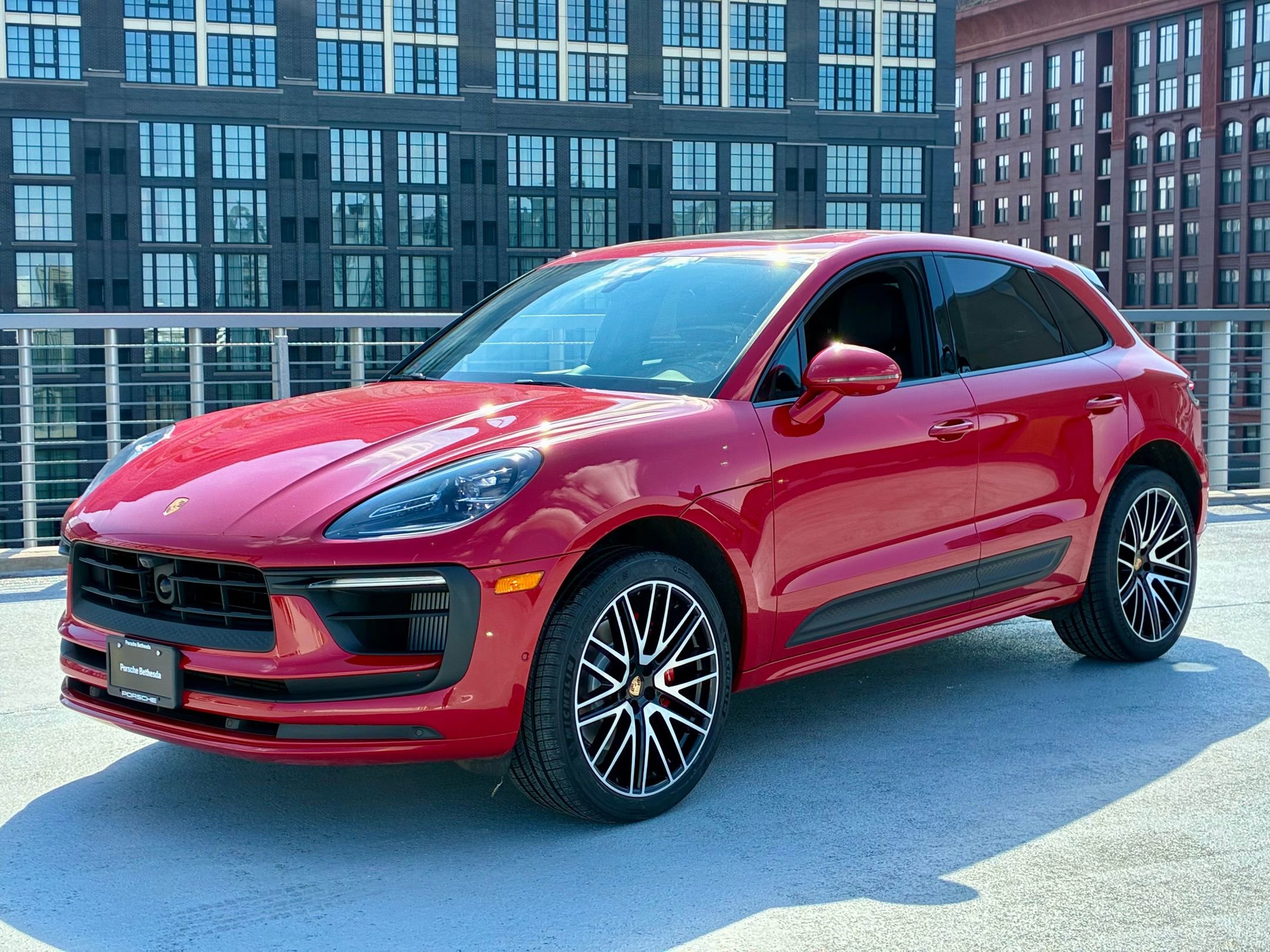 Certified 2023 Porsche Macan S image 1