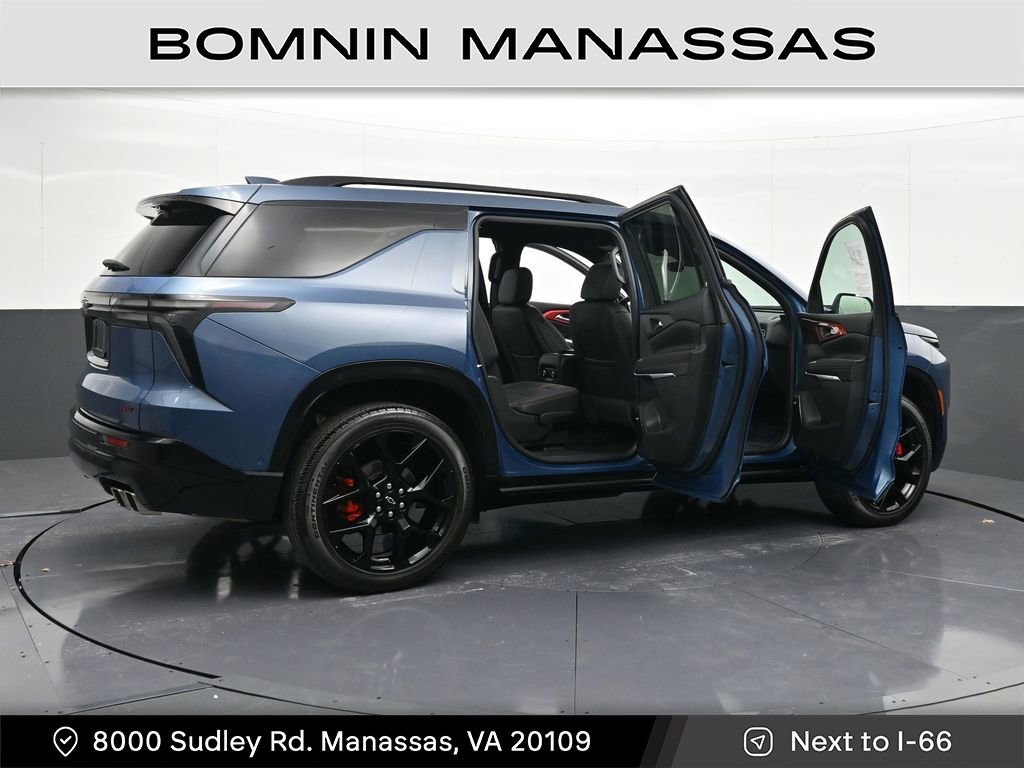 Used 2024 Chevrolet Traverse RS image 32