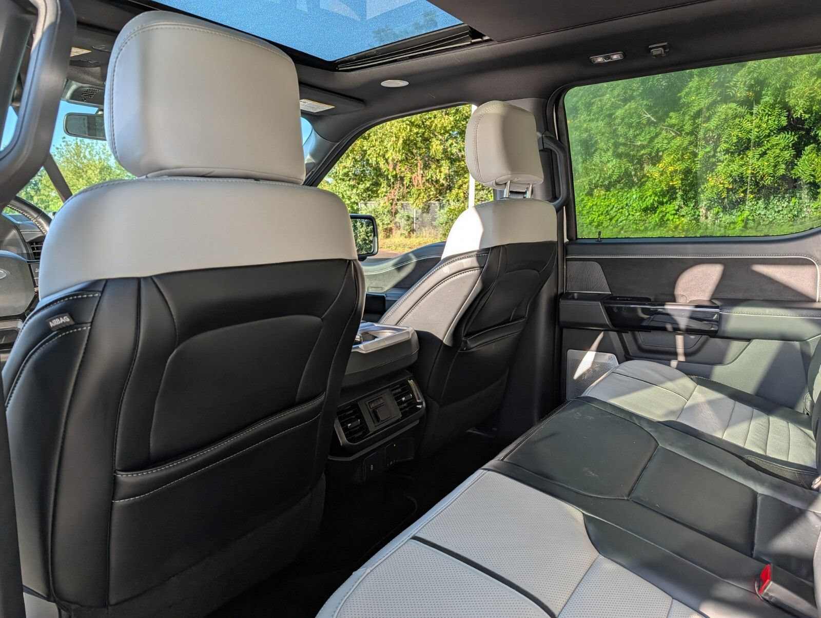 Used 2023 Ford F150 Lightning Platinum AWD/4WD image 29