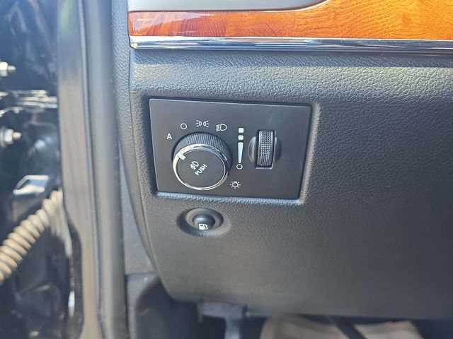 Used 2012 Jeep Grand Cherokee Overland AWD/4WD image 22