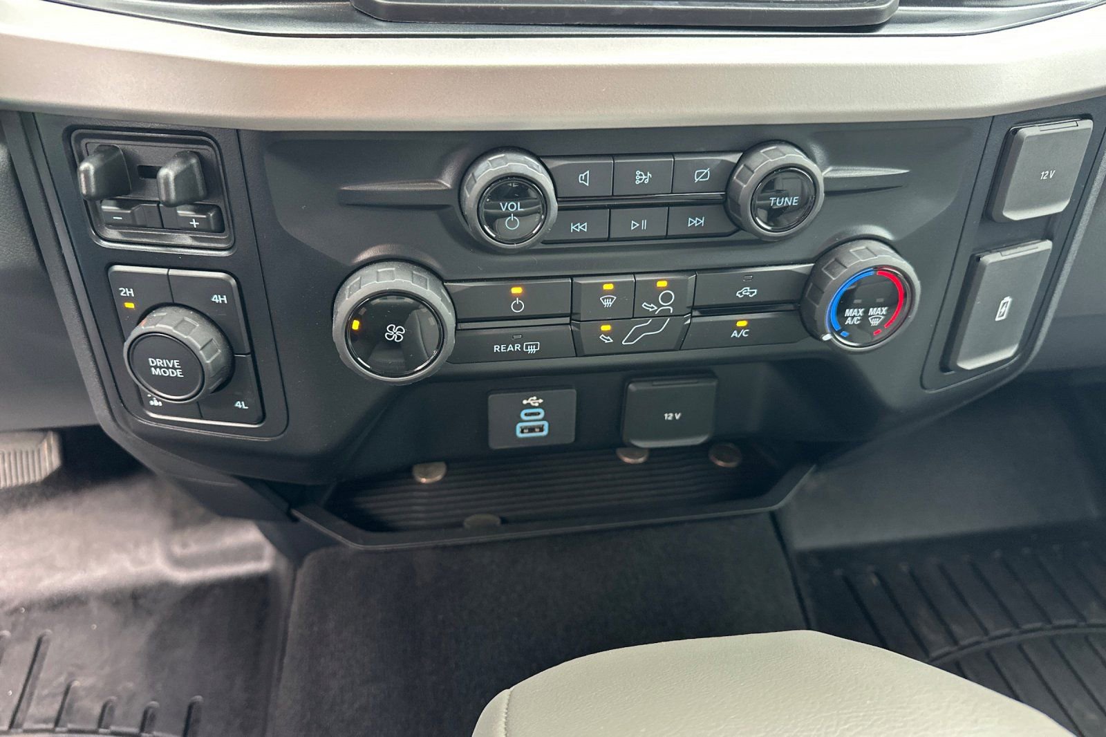 Used 2024 Ford F250 XL w/ STX Appearance Package image 22