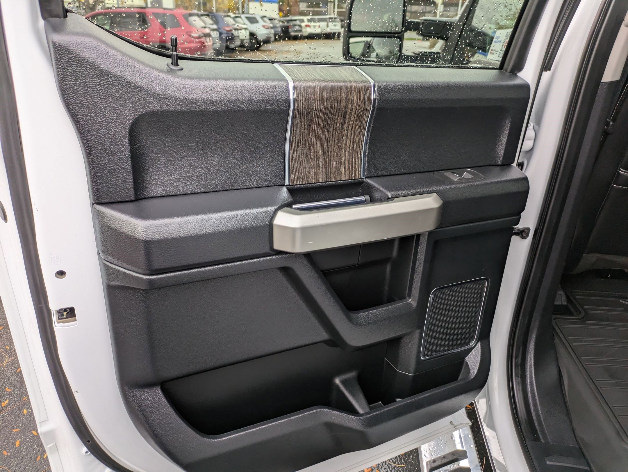 Used 2021 Ford F350 Lariat w/ Snow Plow/Camper Package image 28