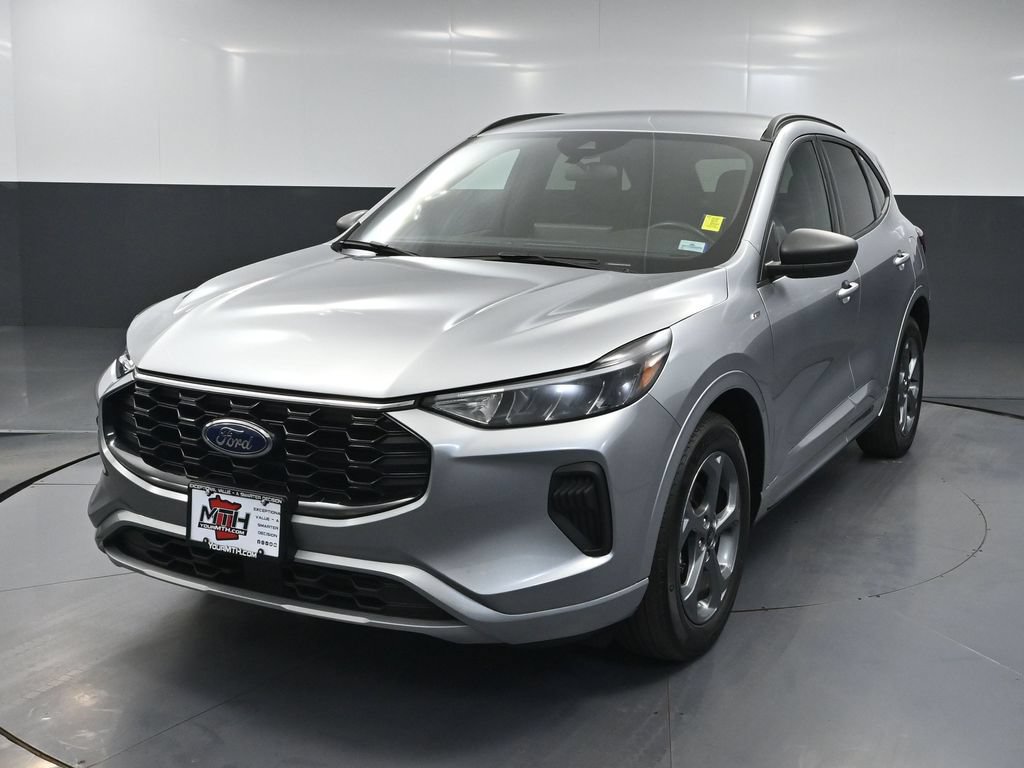 Used 2023 Ford Escape ST-Line w/ Tech Pack #1 AWD/4WD image 9