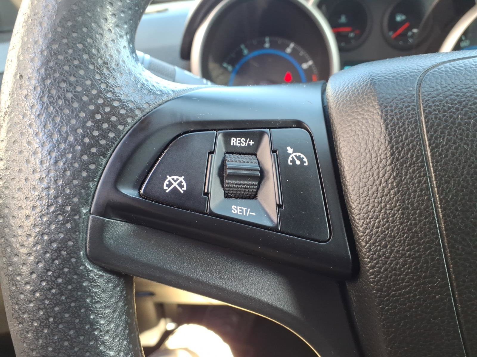 Used 2016 Chevrolet Cruze LT FWD image 18